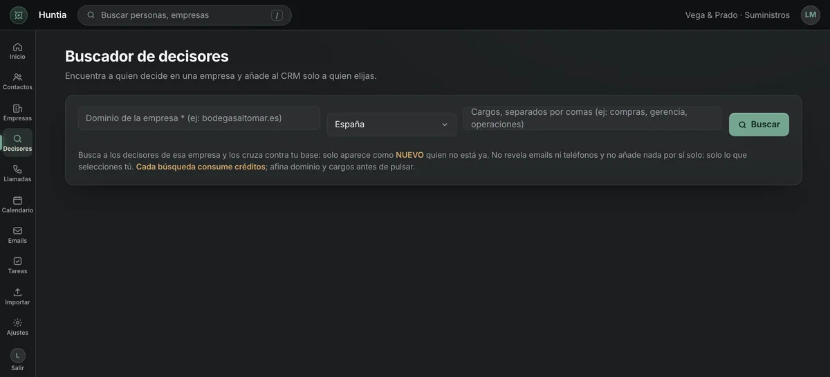 Buscador de decisores por dominio de empresa y cargo